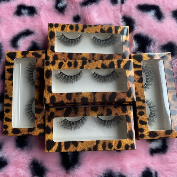 Lashes $5 - Picture 2 of 2